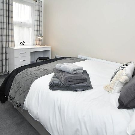 Find A Spacious And Stylish Escape In The City Centre At Sturgess House, Perfect For Longer Stays! Stoke-on-Trent 外观 照片