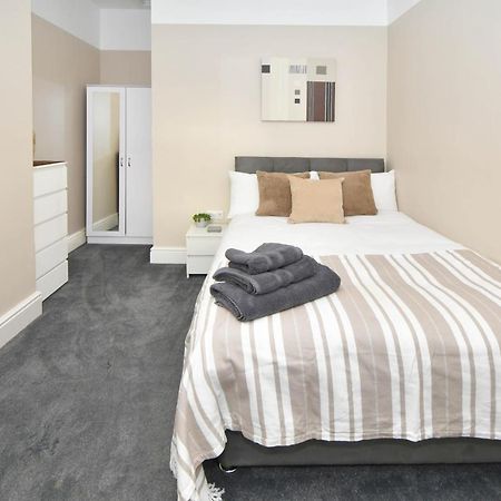 Find A Spacious And Stylish Escape In The City Centre At Sturgess House, Perfect For Longer Stays! Stoke-on-Trent 外观 照片
