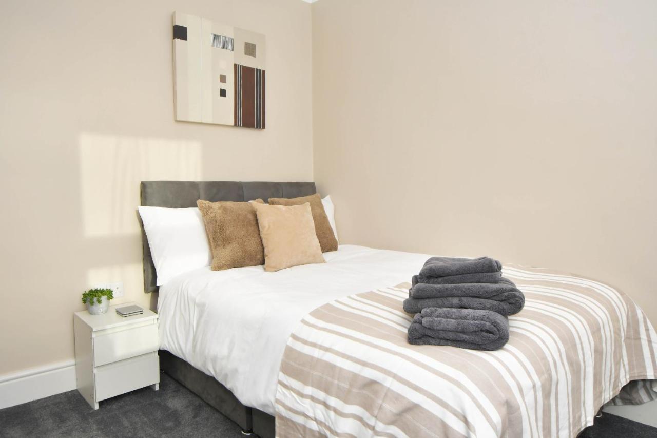 Find A Spacious And Stylish Escape In The City Centre At Sturgess House, Perfect For Longer Stays! Stoke-on-Trent 外观 照片