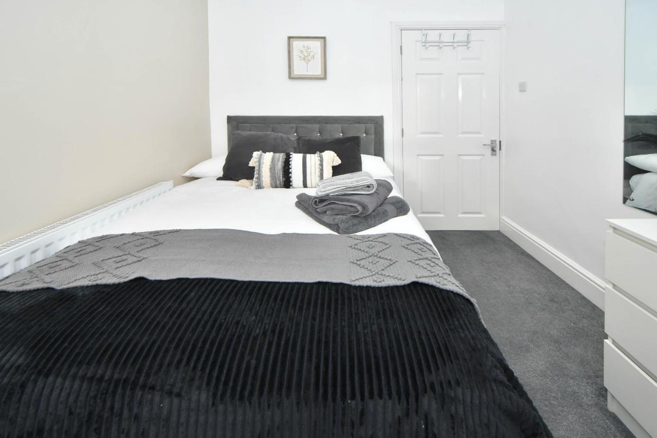 Find A Spacious And Stylish Escape In The City Centre At Sturgess House, Perfect For Longer Stays! Stoke-on-Trent 外观 照片