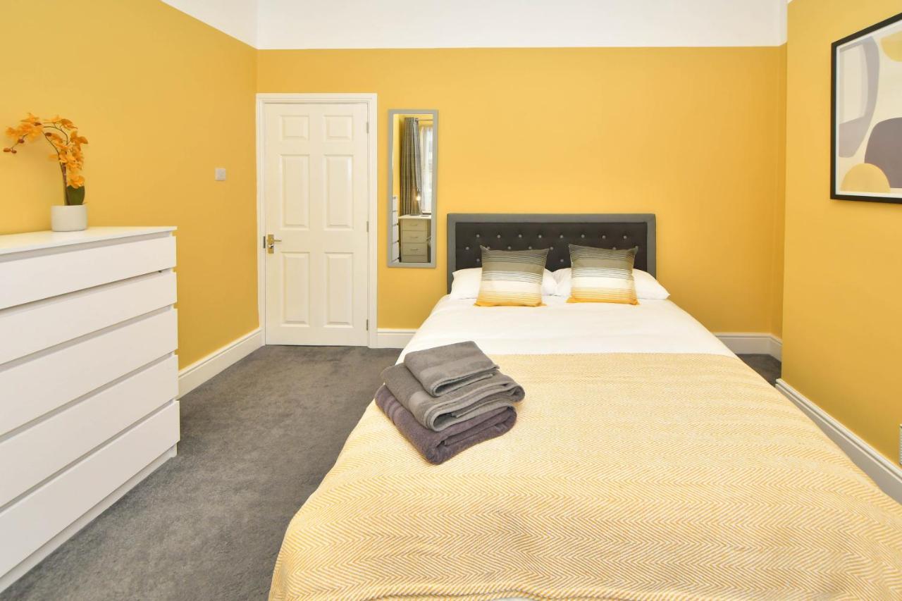 Find A Spacious And Stylish Escape In The City Centre At Sturgess House, Perfect For Longer Stays! Stoke-on-Trent 外观 照片