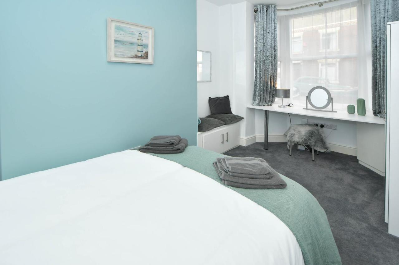 Find A Spacious And Stylish Escape In The City Centre At Sturgess House, Perfect For Longer Stays! Stoke-on-Trent 外观 照片