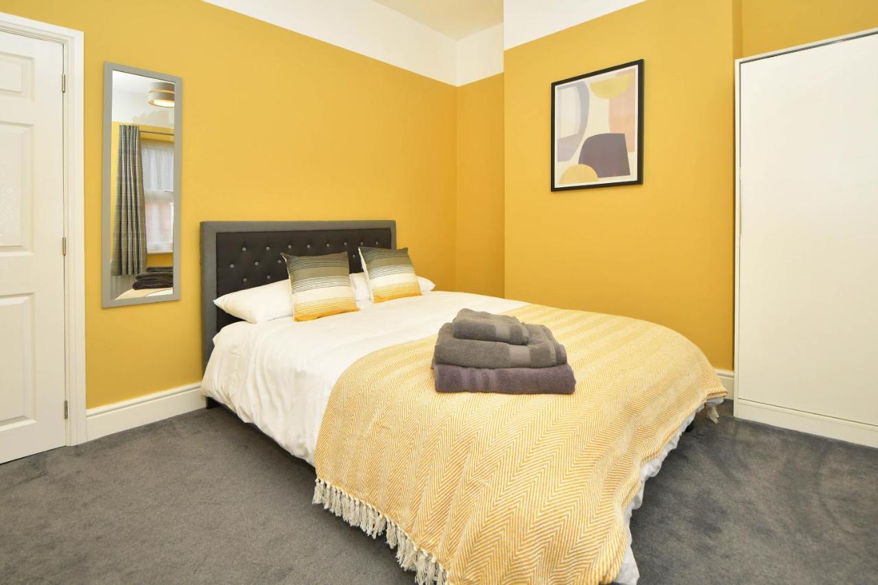 Find A Spacious And Stylish Escape In The City Centre At Sturgess House, Perfect For Longer Stays! Stoke-on-Trent 外观 照片