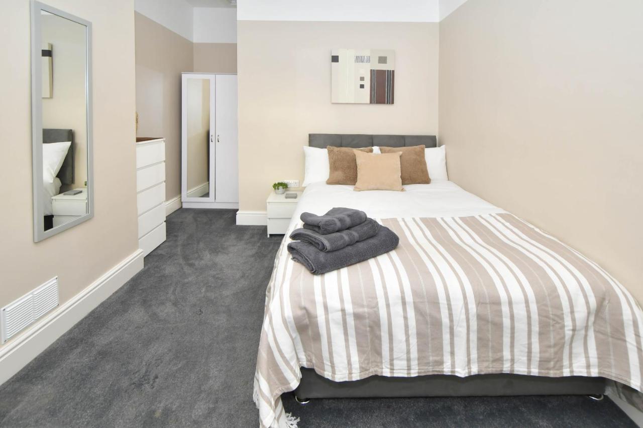 Find A Spacious And Stylish Escape In The City Centre At Sturgess House, Perfect For Longer Stays! Stoke-on-Trent 外观 照片