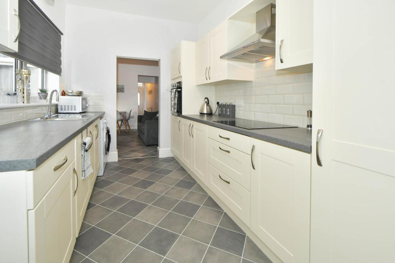 Find A Spacious And Stylish Escape In The City Centre At Sturgess House, Perfect For Longer Stays! Stoke-on-Trent 外观 照片