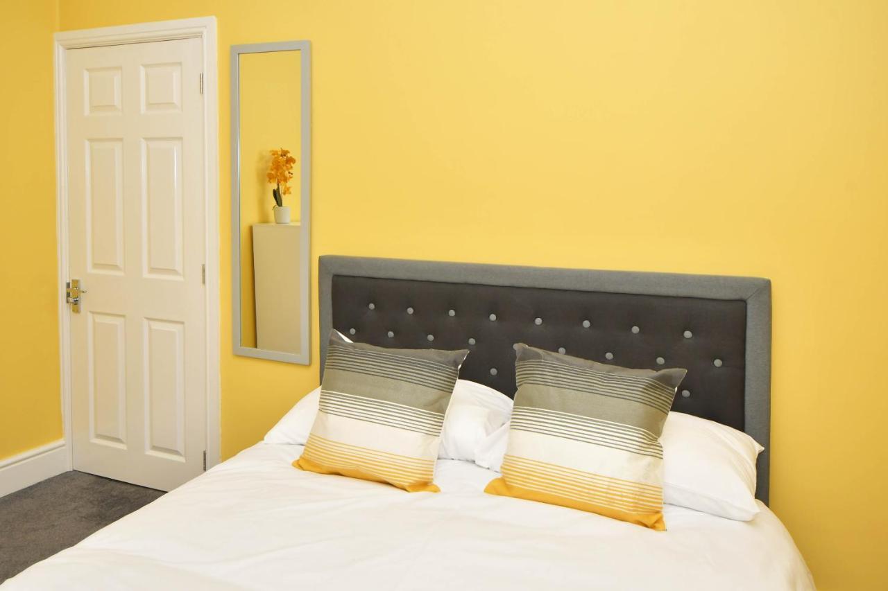 Find A Spacious And Stylish Escape In The City Centre At Sturgess House, Perfect For Longer Stays! Stoke-on-Trent 外观 照片