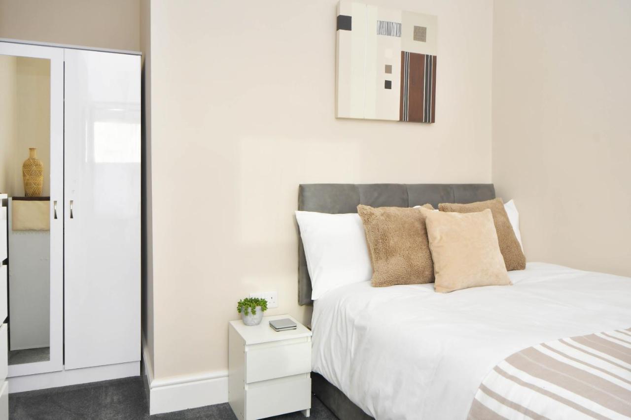 Find A Spacious And Stylish Escape In The City Centre At Sturgess House, Perfect For Longer Stays! Stoke-on-Trent 外观 照片