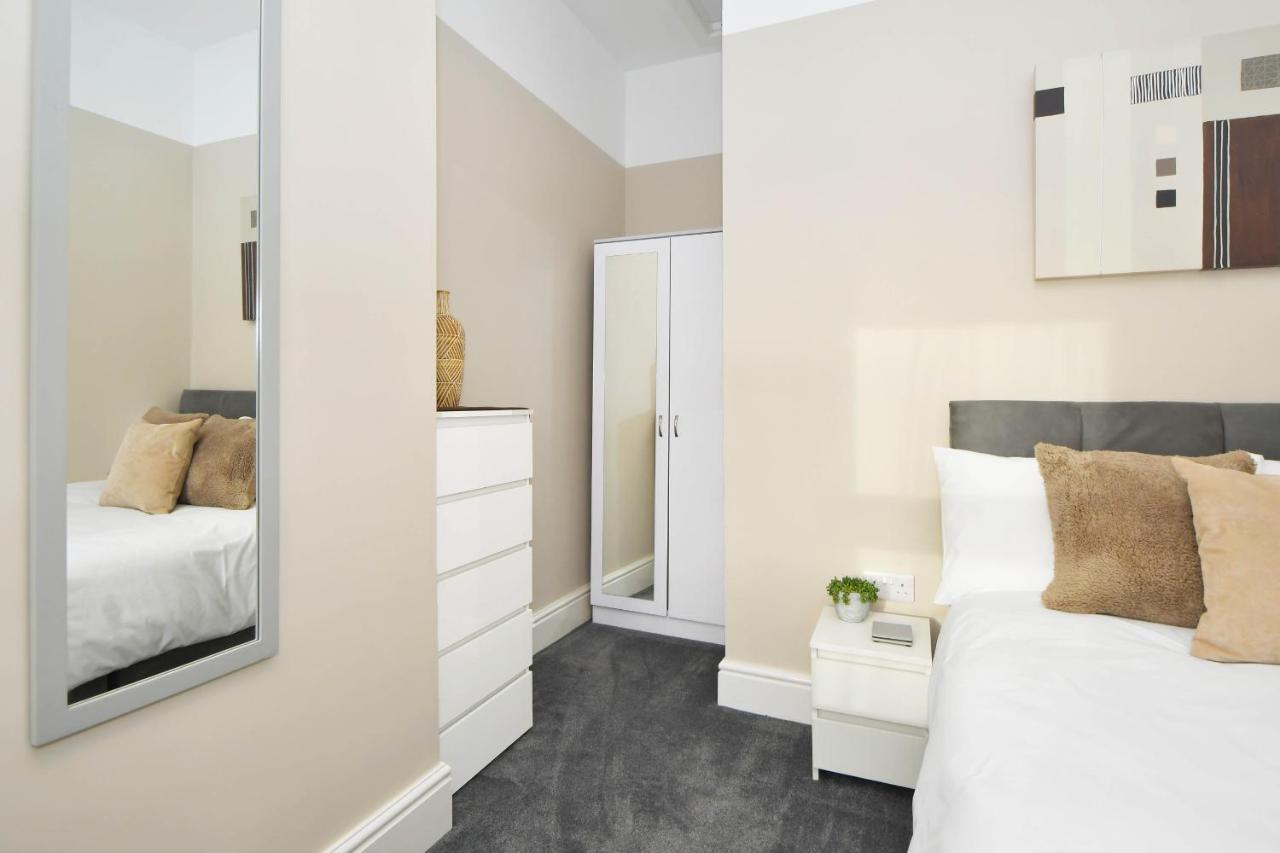 Find A Spacious And Stylish Escape In The City Centre At Sturgess House, Perfect For Longer Stays! Stoke-on-Trent 外观 照片