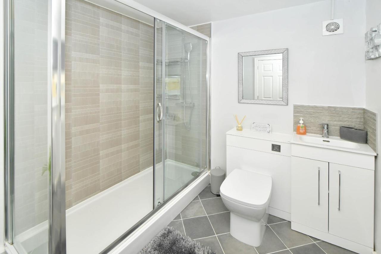 Find A Spacious And Stylish Escape In The City Centre At Sturgess House, Perfect For Longer Stays! Stoke-on-Trent 外观 照片