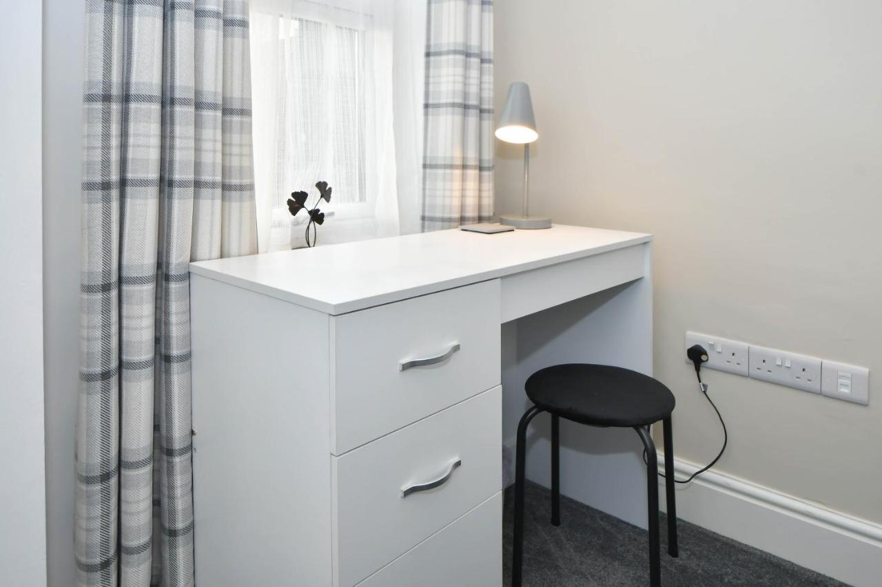 Find A Spacious And Stylish Escape In The City Centre At Sturgess House, Perfect For Longer Stays! Stoke-on-Trent 外观 照片